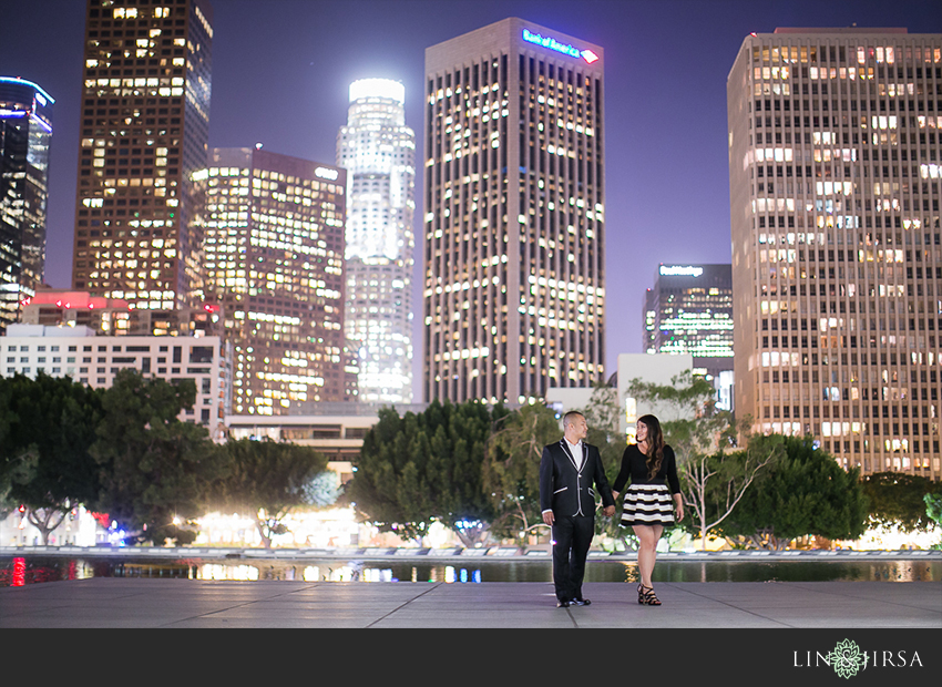 15-fun-downtown-los-angeles-sunset-engagement-photos