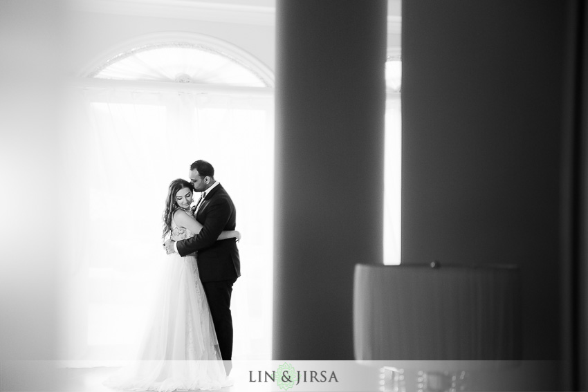 08-beautiful-orange-county-mansion-engagement-photos