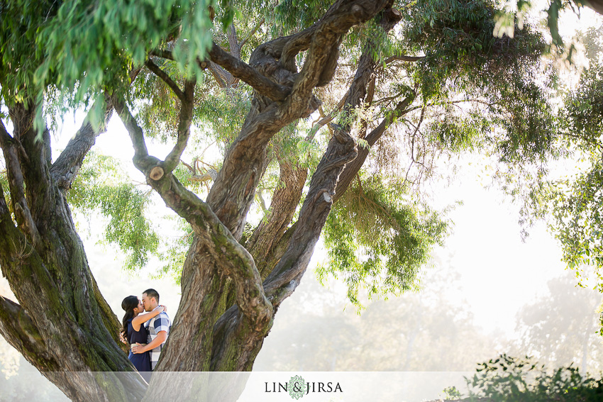 11-fun-romantic-crystal-cove-engagement-photographer