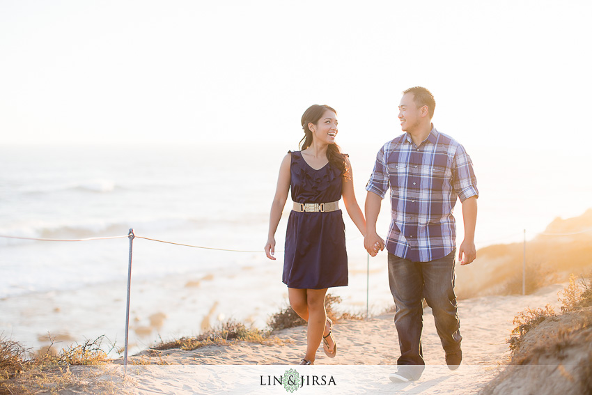 13-fun-romantic-crystal-cove-engagement-photographer