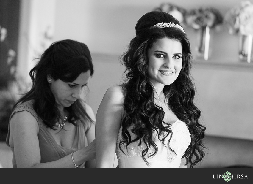 03-balboa-bay-club-newport-beach-wedding-photographer-getting-ready-photos
