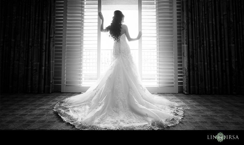 07-balboa-bay-club-newport-beach-wedding-photographer-getting-ready-photos