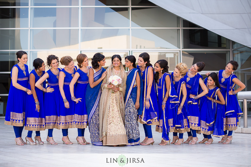 15-walt-disney-concert-hall-indian-wedding-party-photos