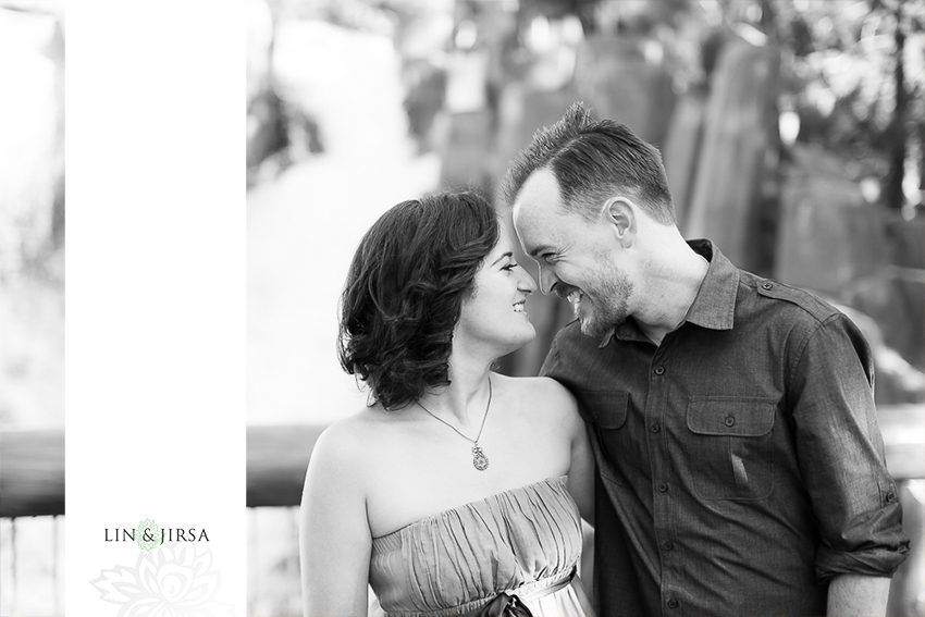 002-happiest-place-on-earth-engagement-photos
