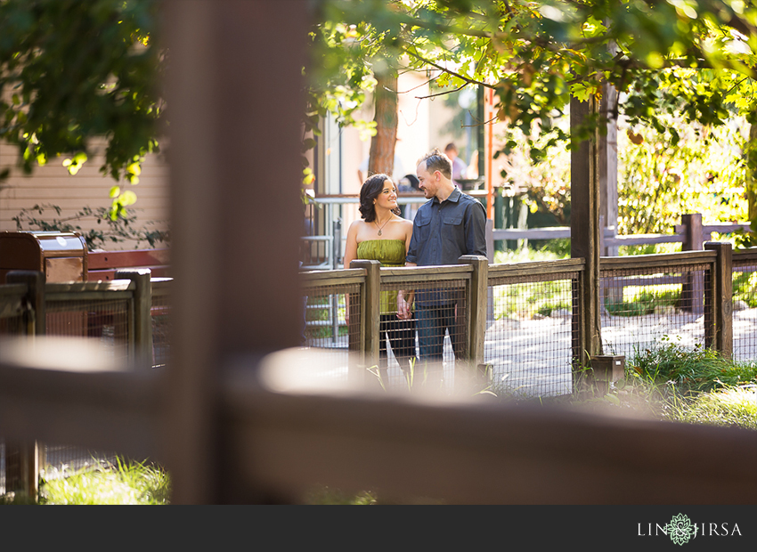 007-happiest-place-on-earth-engagement-photos