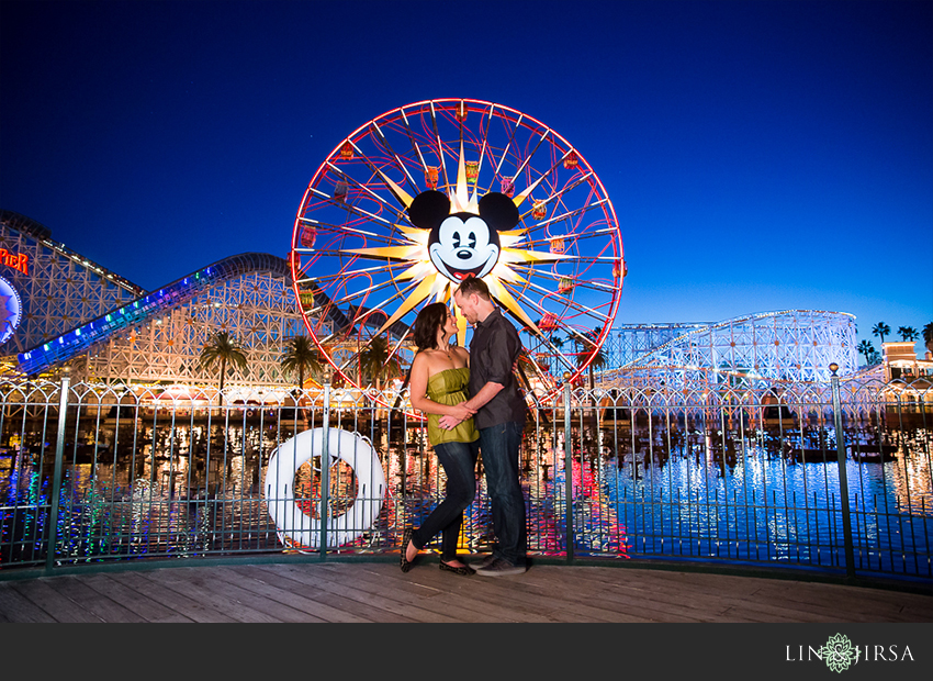 022-happiest-place-on-earth-engagement-photos
