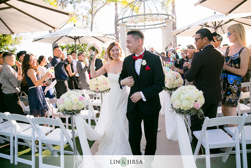 24-newport-beach-marriott-wedding-photographer-wedding-ceremony-photos