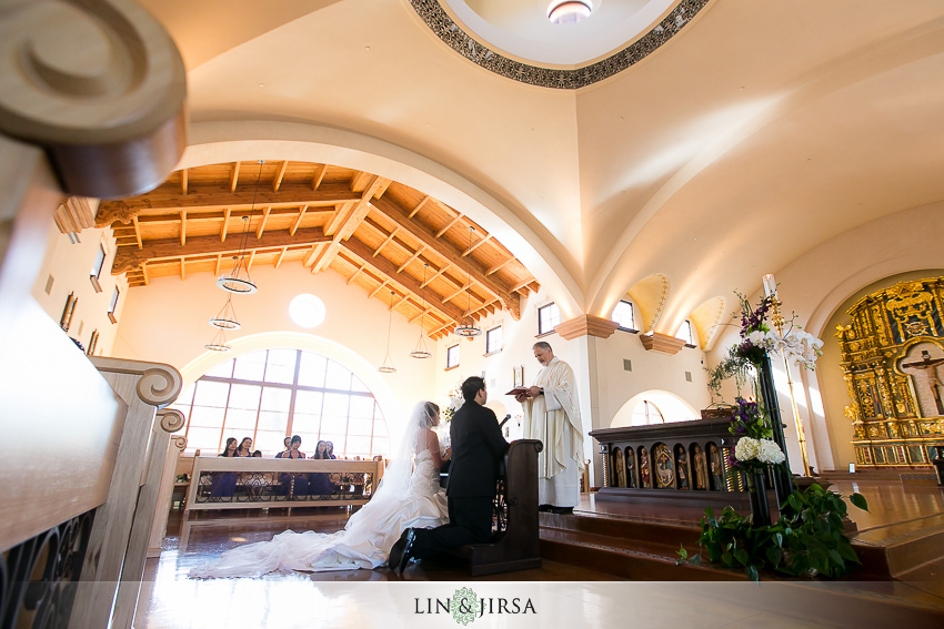 23-st-gabriel-catholic-church-wedding-photographer-wedding-ceremony-photos
