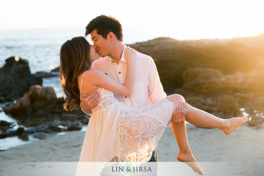 09-orange-county-sunset-beach-engagement-photos