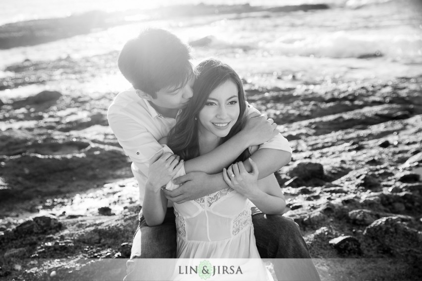 11-orange-county-sunset-beach-engagement-photos