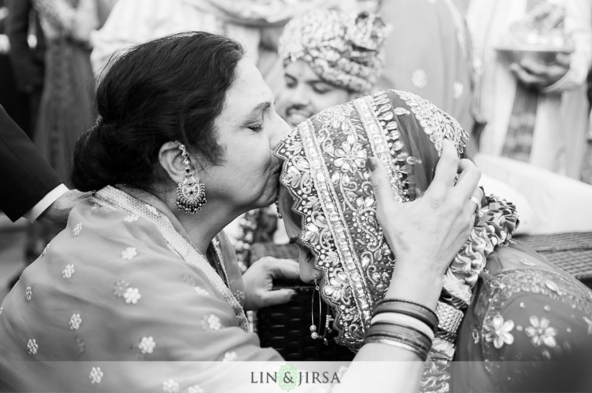 14-hyatt-regency-long-beach-indian-wedding-ceremony-photos