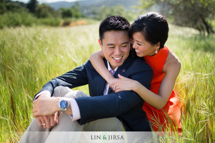 04-gorgeous-orange-county-outdoor-engagement-photos