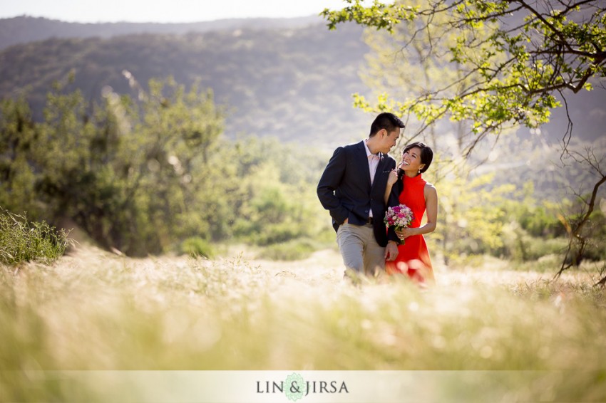 06-gorgeous-orange-county-outdoor-engagement-photos