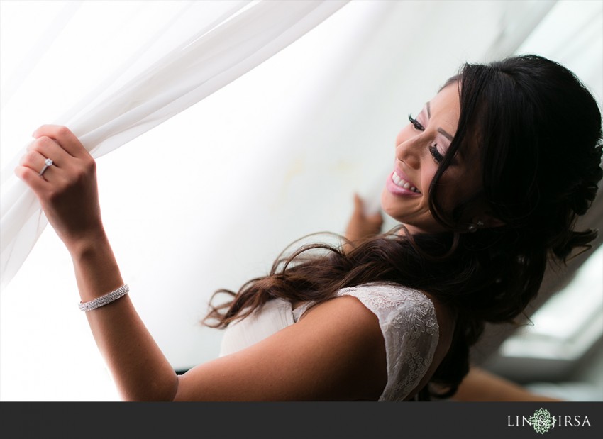 06-the-la-hotel-downtown-wedding-photographer-getting-ready-photos
