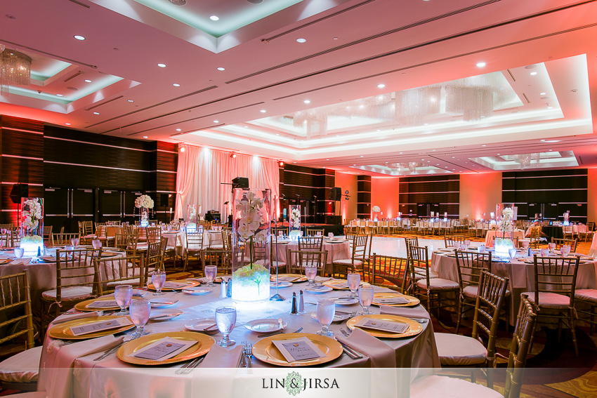 32-the-la-hotel-downtown-wedding-photographer-wedding-reception-photos