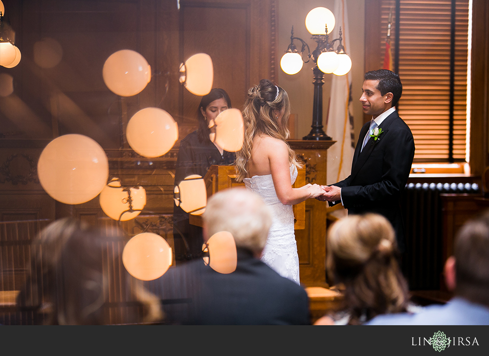 04-old-courthouse-electra-cruises-wedding-photographer-getting-ready-wedding-ceremony-photos