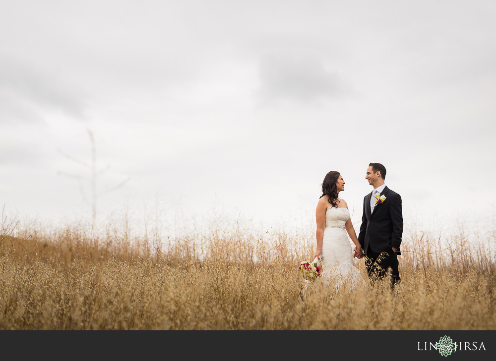 09-earl-burns-miller-japanese-garden-wedding-photographer-first-look-photos