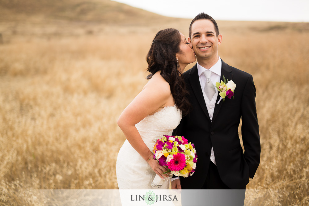 10-earl-burns-miller-japanese-garden-wedding-photographer-first-look-photos