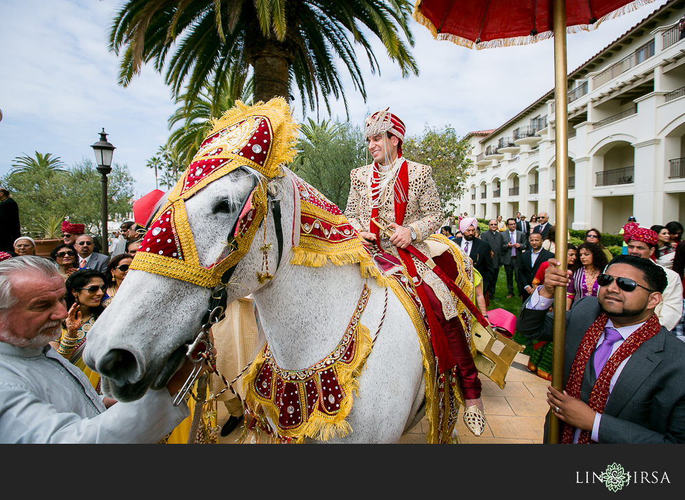 12-st-regis-monarch-beach-indian-wedding-photographer-baraat-wedding-ceremony-photos