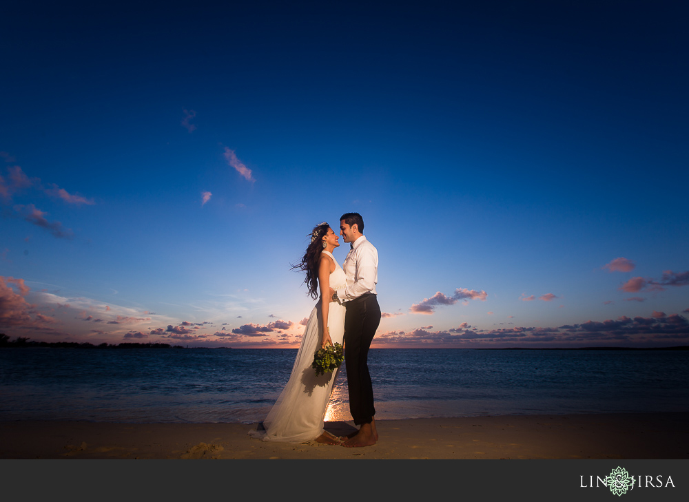 17-atlantis-bahamas-wedding-photographer