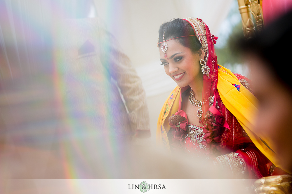 21-st-regis-monarch-beach-indian-wedding-photographer-baraat-wedding-ceremony-photos