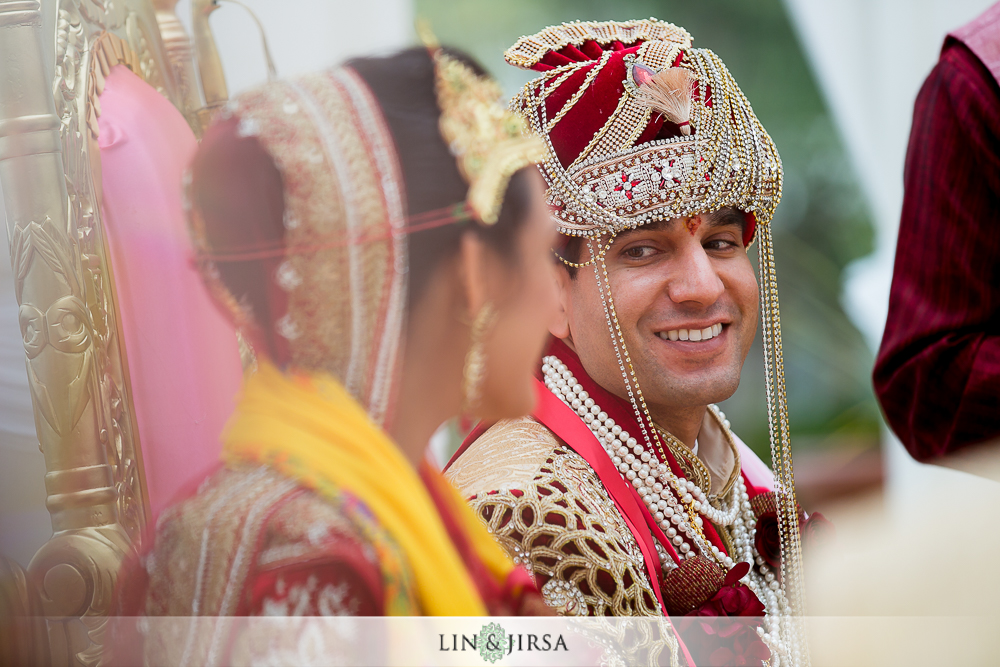 24-st-regis-monarch-beach-indian-wedding-photographer-baraat-wedding-ceremony-photos