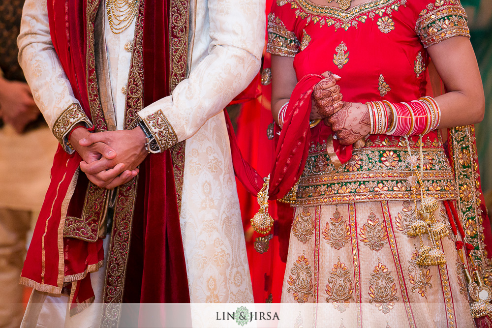 31-the-athenaeum-pasadena-indian-wedding-photographer-wedding-ceremony-photos