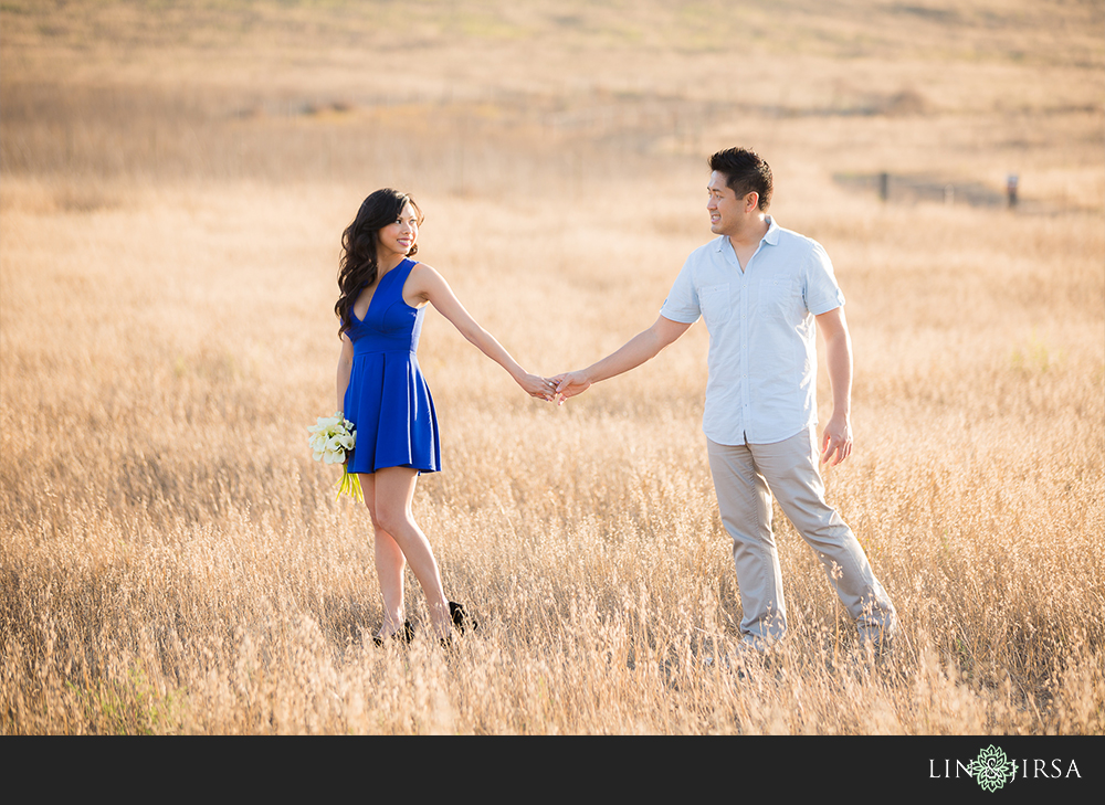 06-engagement-props-ideas-orangecounty-session