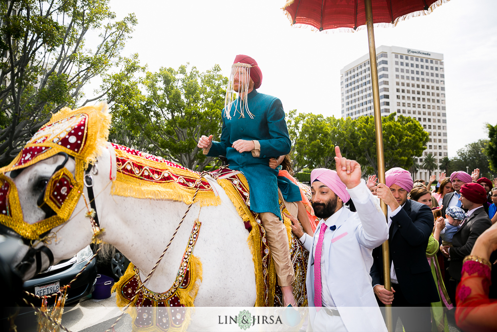 06-hotel-irvine-indian-wedding-photographer-baraat-photos