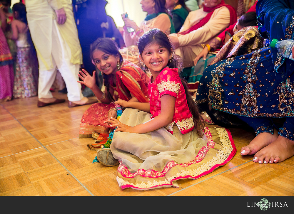 38-hotel-ivine-sangeet-photographer