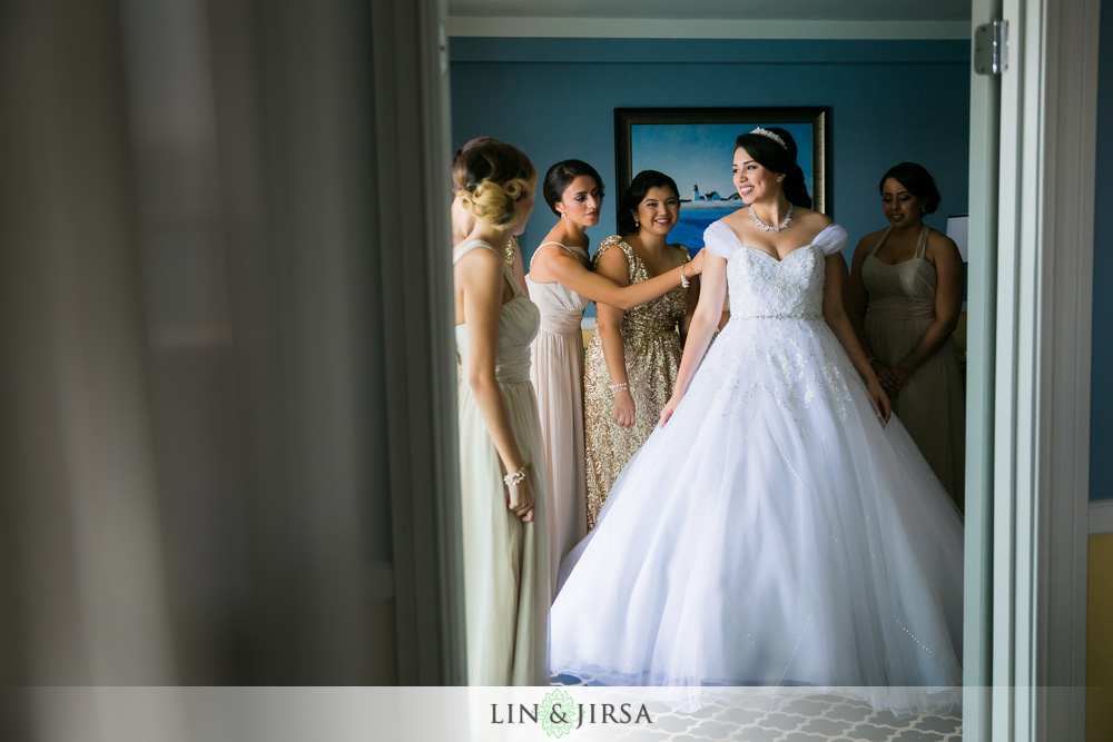 08-portofino-hotel-redondo-beach-wedding-photography-getting-ready-photos