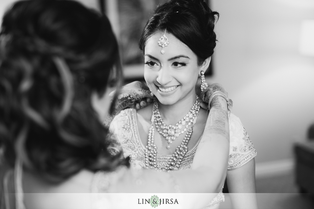 04-laguna-cliffs-marriott-indian-wedding-photographer-getting-ready-photos