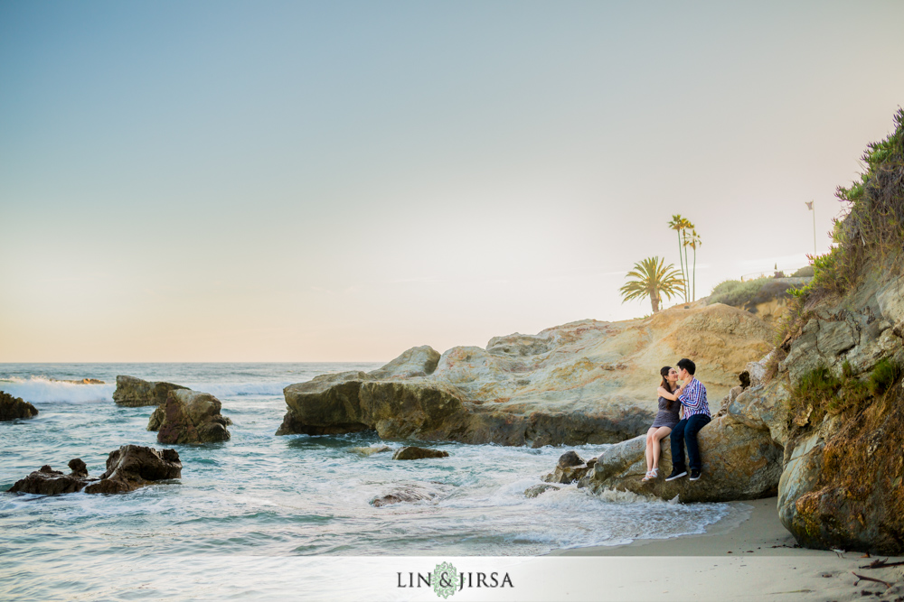 06-heisler-park-engagement-photographer