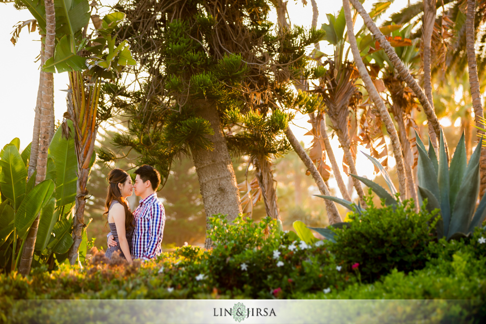 07-heisler-park-engagement-photographer