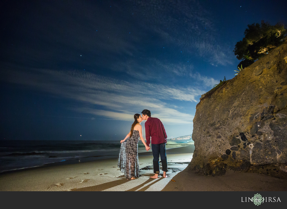 13-heisler-park-engagement-photographer