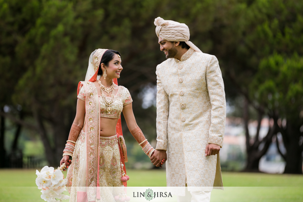 14-laguna-cliffs-marriott-indian-wedding-photographer-first-look-couple-session-photos