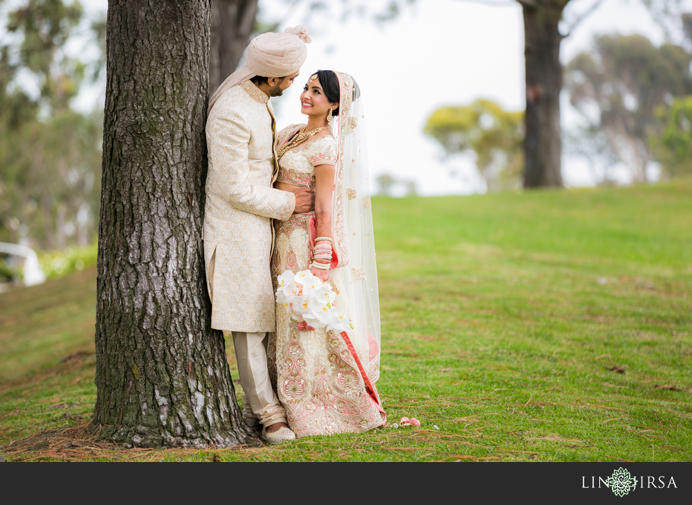 16-laguna-cliffs-marriott-indian-wedding-photographer-first-look-couple-session-photos