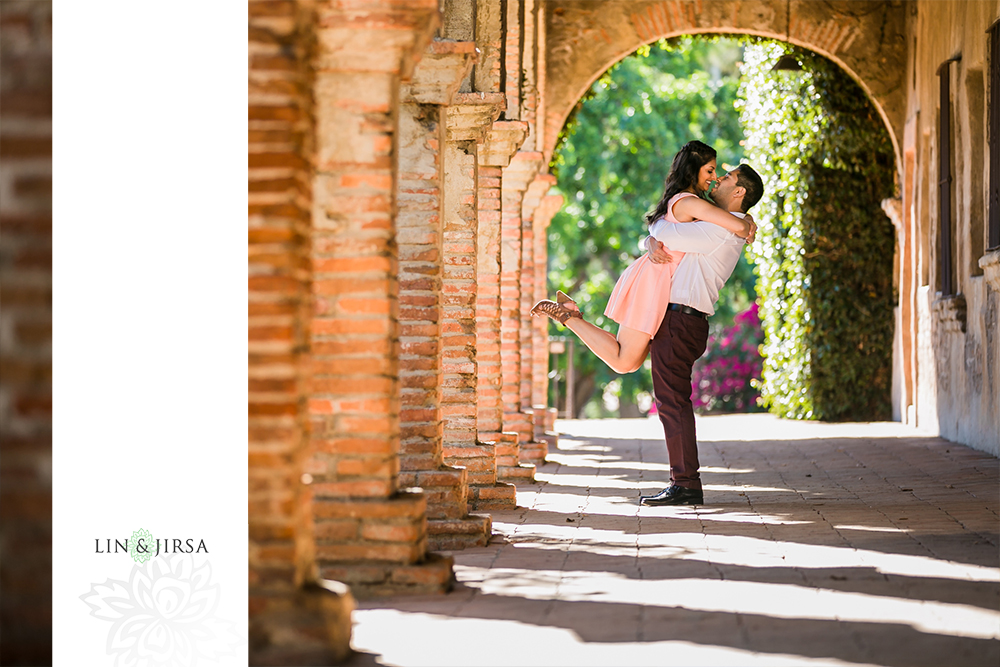 29-Mission-San-Juan-Capistrano-Engagement-Photography