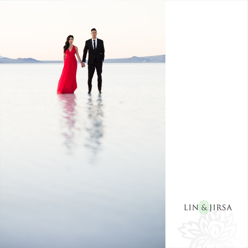 11-Bonneville-Salt-Flats-Utah-Engagement-Photography