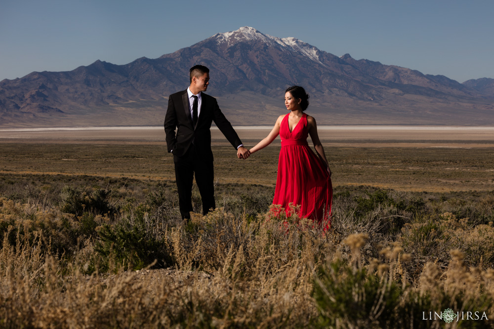 14-Bonneville-Salt-Flats-Engagement