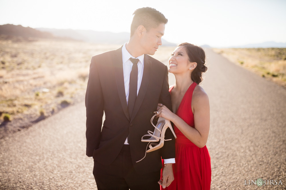 15-Bonneville-Salt-Flats-Engagement