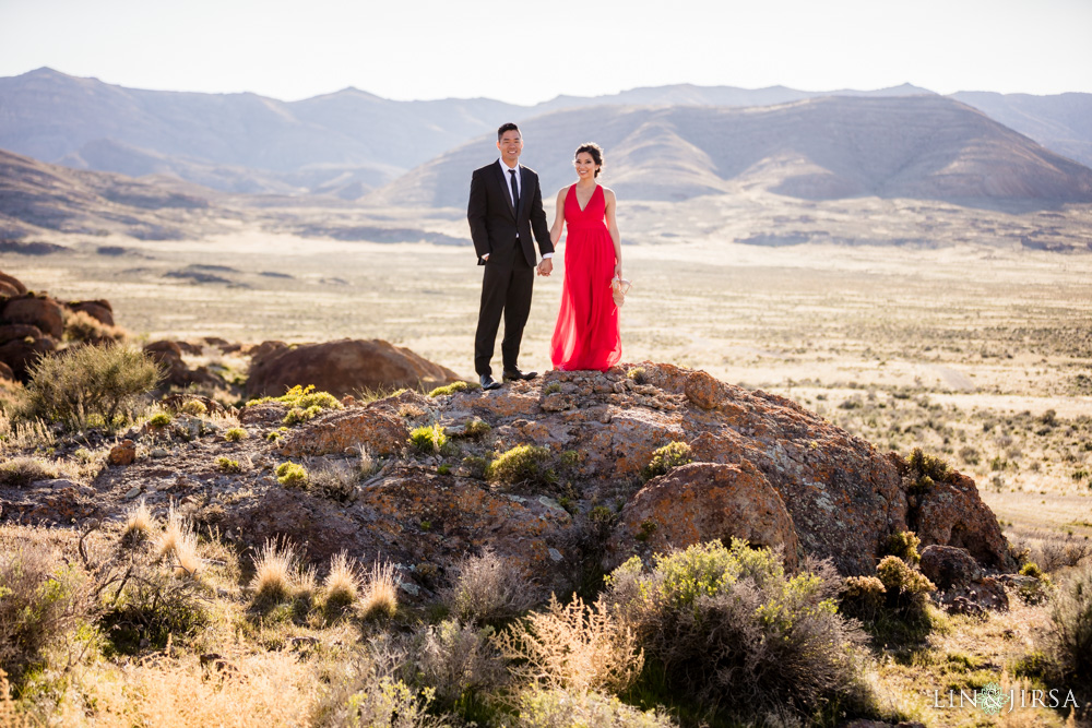 16-Bonneville-Salt-Flats-Engagement