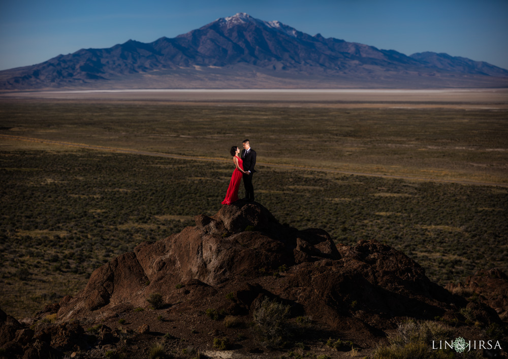 20-Bonneville-Salt-Flats-Engagement