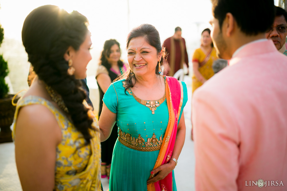 17-Palos-Verdes-Mendhi-Indian-Wedding-Photography