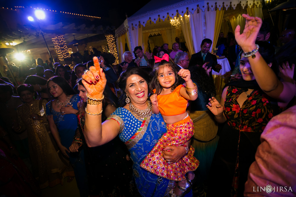 26-Palos-Verdes-Mendhi-Indian-Wedding-Photography