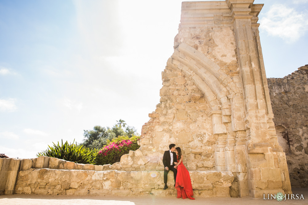 06-Orange-County-Engagement-Photography-Session-Mission-San-Juan-Capistrano-Victoria-Beach