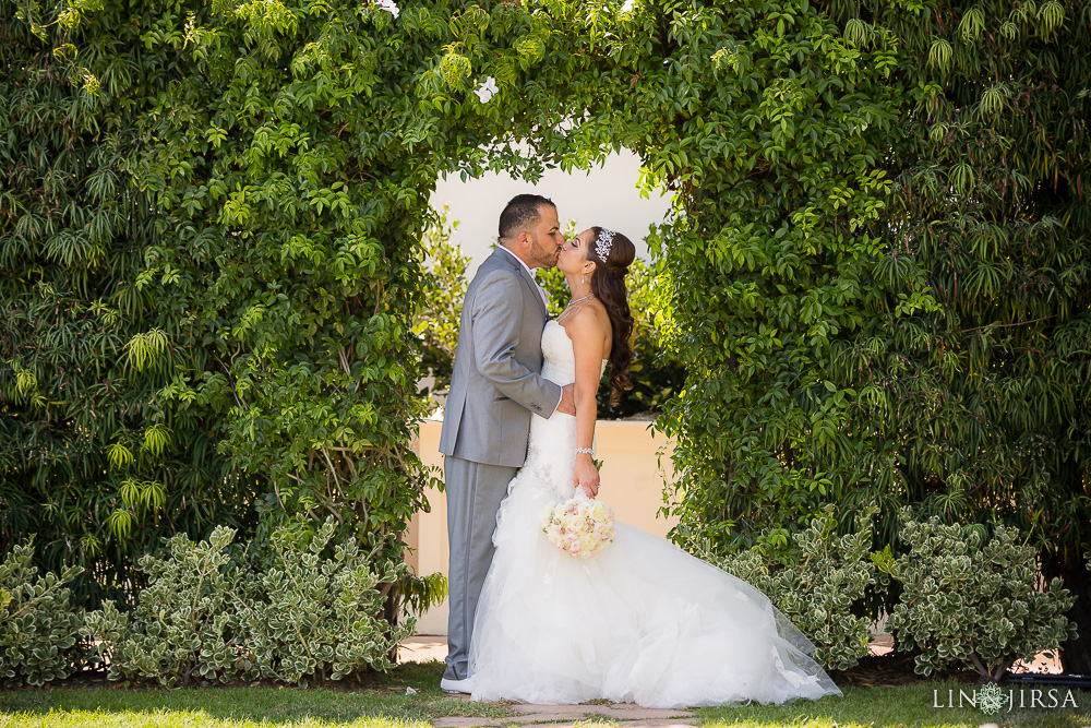 10-balboa-bay-resort-persian-wedding-photography