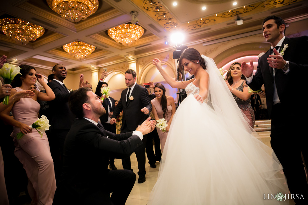 35-renaissance-banquet-hall-glendale-wedding-photography