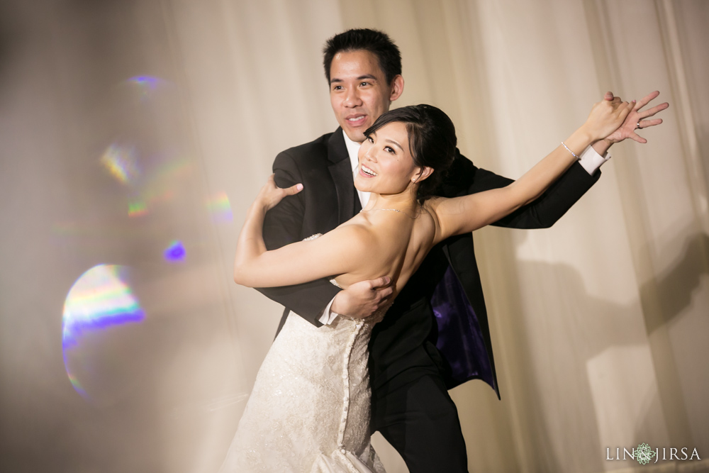 22-padua-hills-theatre-wedding-photography