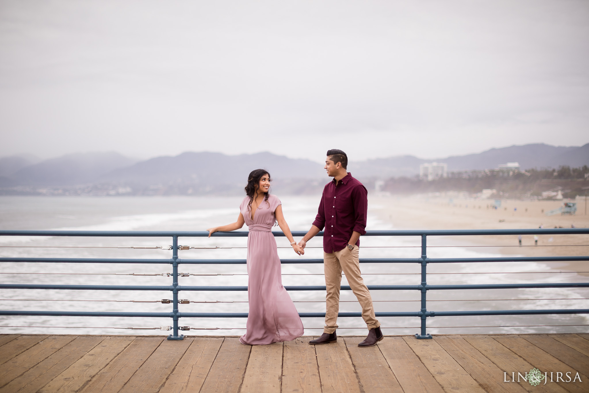 08-santa-monica-pier-los-angeles-engagement-photography